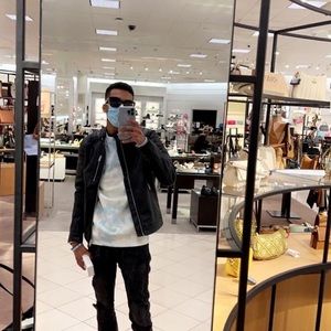 Meet your Posher, Mohamed